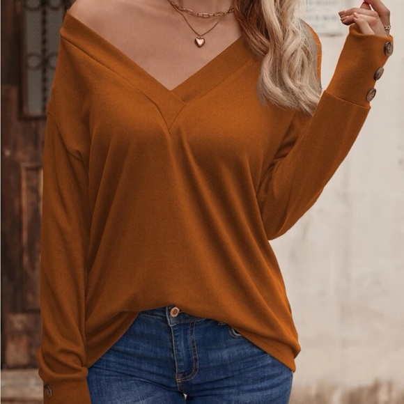 New V-neck Long sleeve top - Picture 4 of 7